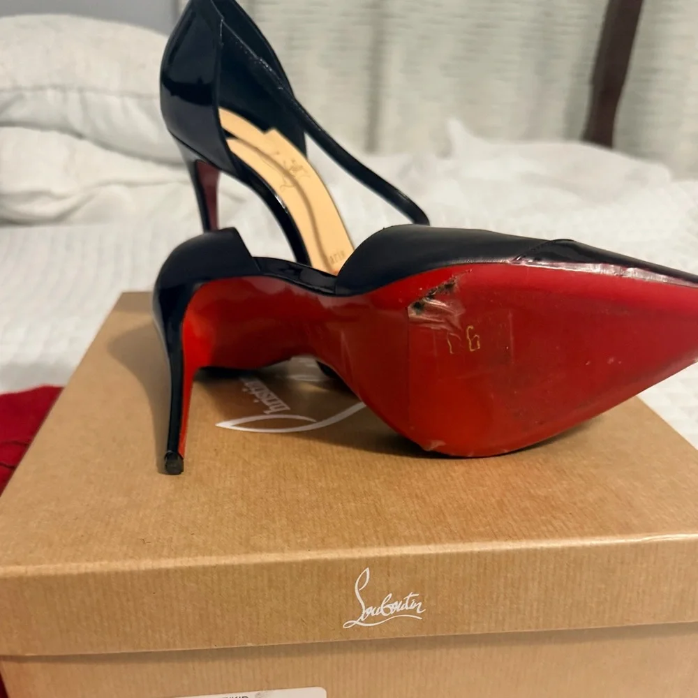 Christian Louboutin Patent Black Heels with Signature Red Soles - Picture 3 of 7